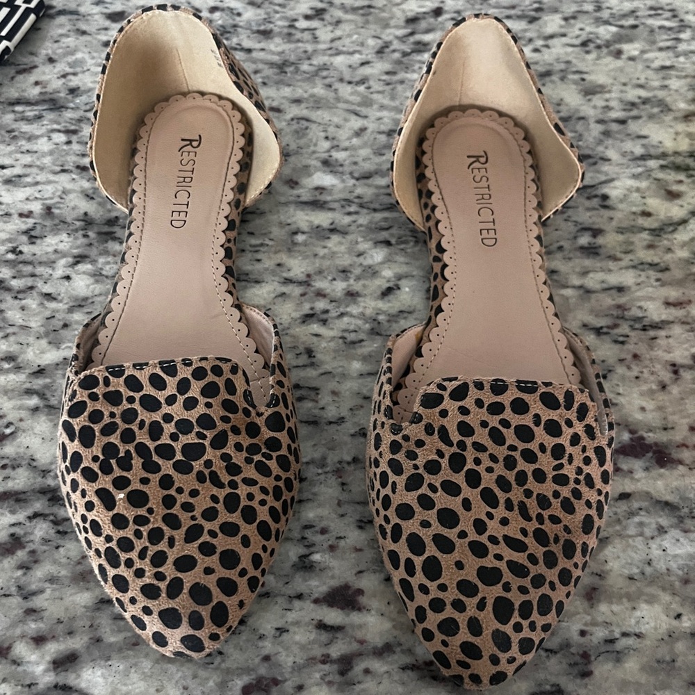 Restricted camel and black dot shoes